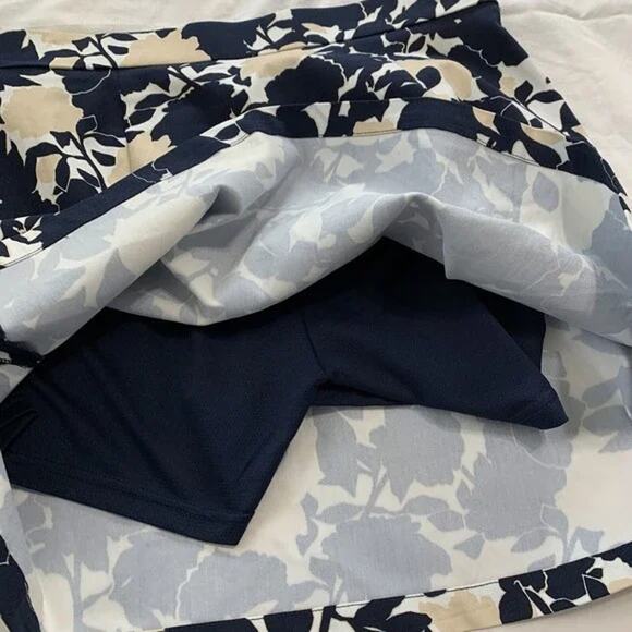 Rafaella Navy Blue Floral Pull-on Comfort Stretchy Skort Skirt Side Slits Sz M - Picture 6 of 9